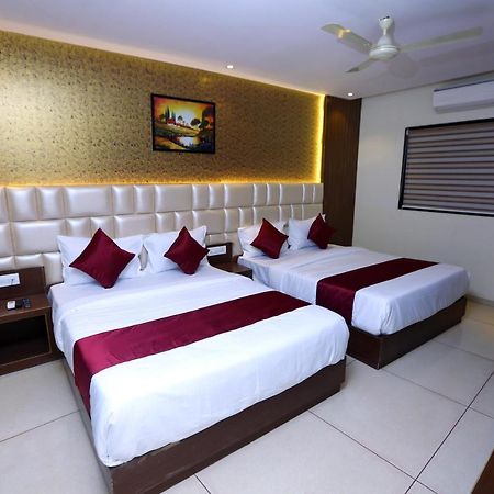 Hotel Hindustan Residency Тхане Экстерьер фото