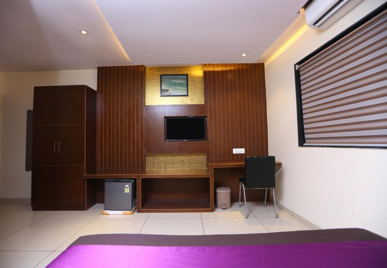Hotel Hindustan Residency Тхане Экстерьер фото