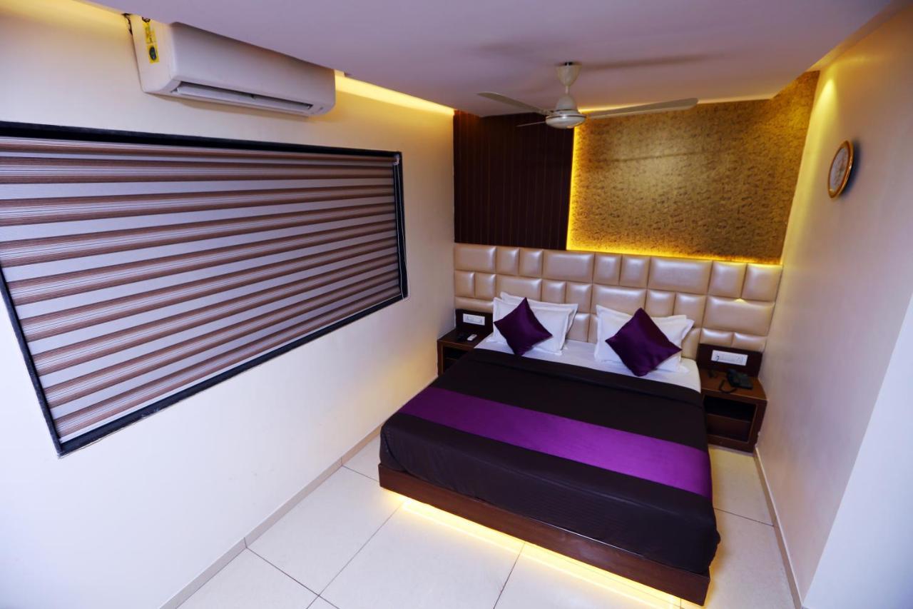 Hotel Hindustan Residency Тхане Экстерьер фото