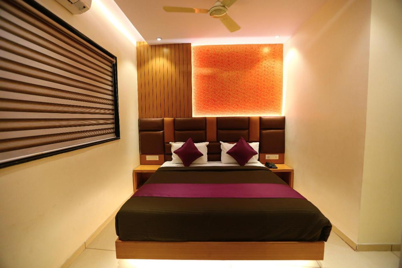 Hotel Hindustan Residency Тхане Экстерьер фото