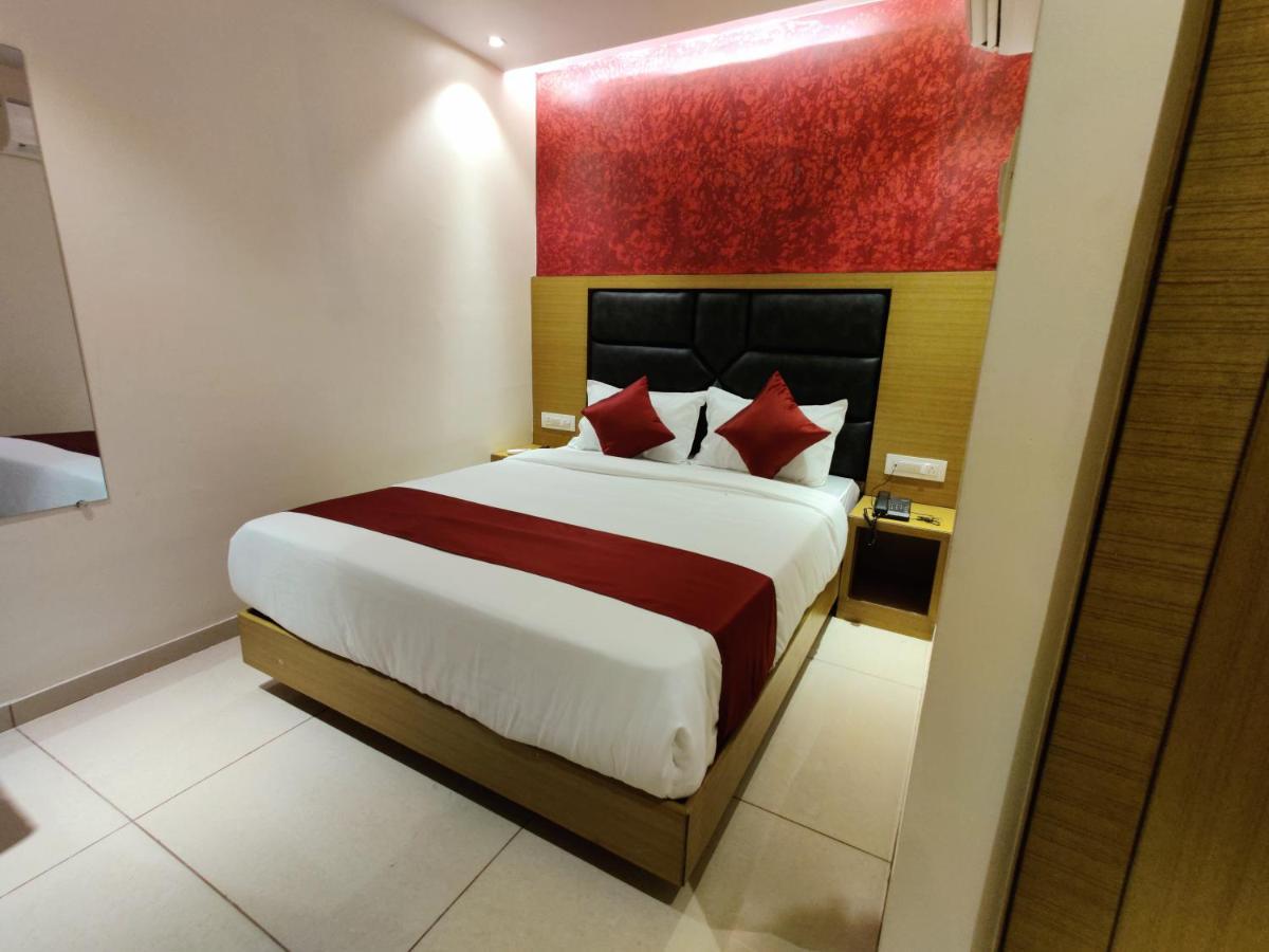 Hotel Hindustan Residency Тхане Экстерьер фото